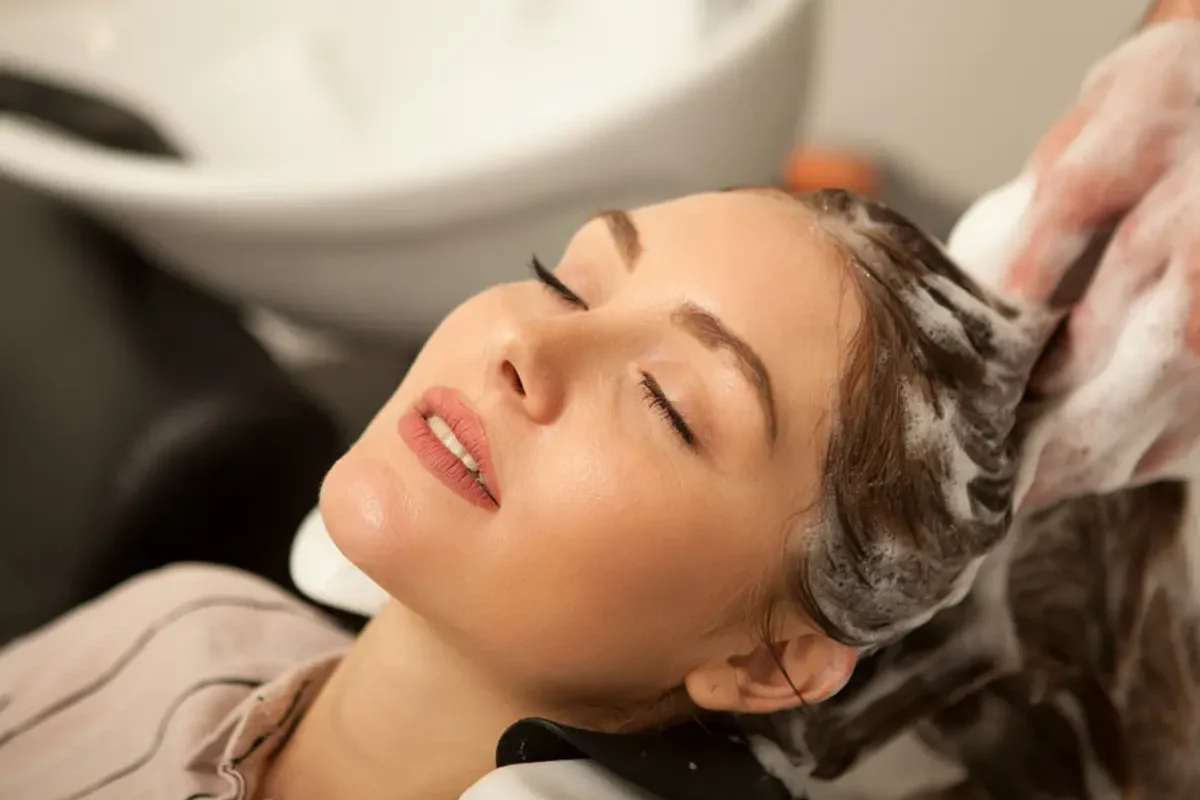Perawatan Rambut ala Salon: Rahasia Merawat Rambut Anda Seperti Profesional